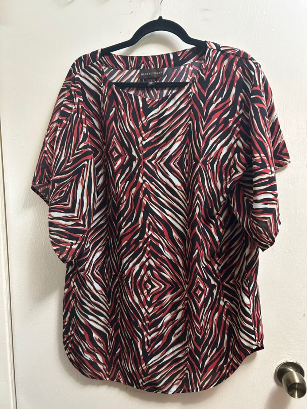 Dana Buchman Red Zebra Print V-Neck Women’s Top Size L